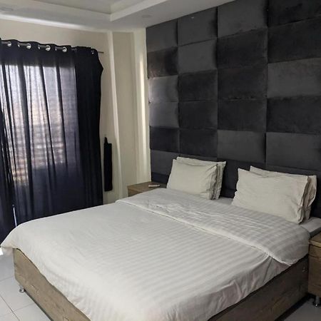 Lavish Hotel Rawalpindi Bagian luar foto