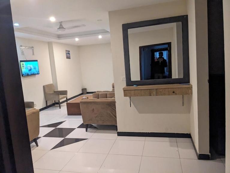 Lavish Hotel Rawalpindi Bagian luar foto