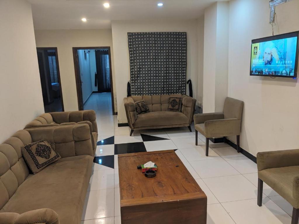 Lavish Hotel Rawalpindi Bagian luar foto